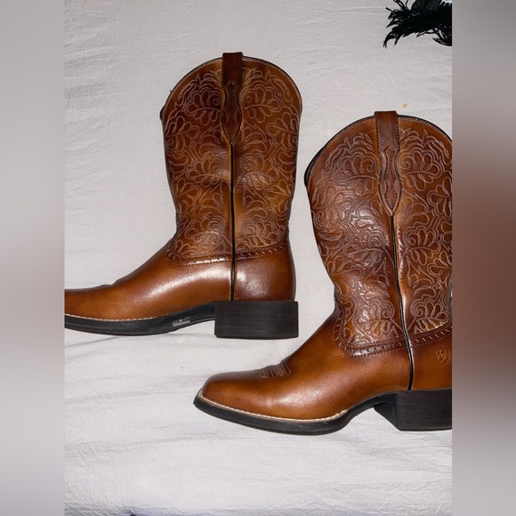 𝙰𝚛𝚒𝚊𝚝 𝙱𝚘𝚘𝚝𝚜 ! - Picture 3 of 6